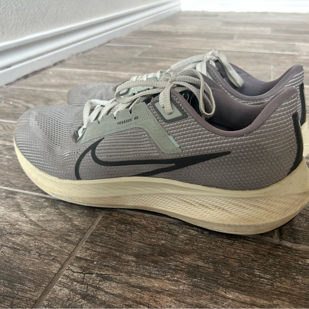 Nike Air Zoom Pegasus 40 PRM Running Shoe FN7498-012 US Grey Pewter Mens Size 13